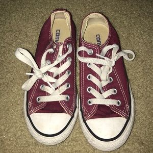 Converse maroon
